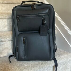 Maverick Mens Backpack - Explorer. Dark blue.